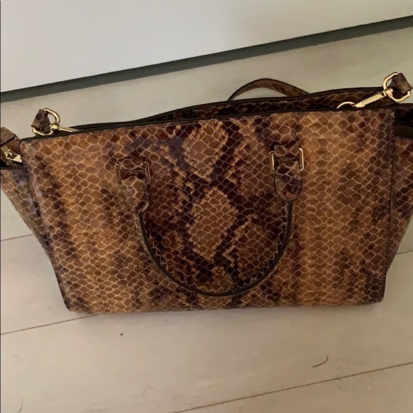 Snake Print Michael Kors bag (with shoulder strap) - Picture 3 of 7